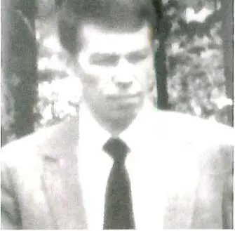 Сотрудник МИД Сергей Чувахин Станислав Андросов руководитель вашингтонской - фото 23