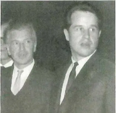 С Рэмом Красильниковым в Бейруте 1969 год В Индии с художником Ильей - фото 27