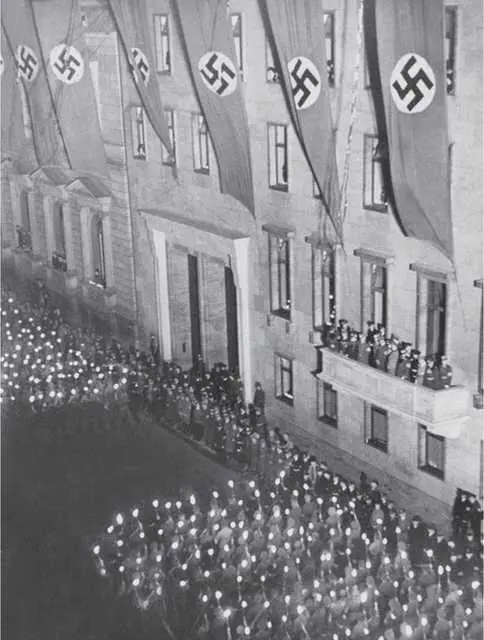 Факельное шествие нацистов в день рождения А Гитлера Берлин 1939 г РГАКФД - фото 2