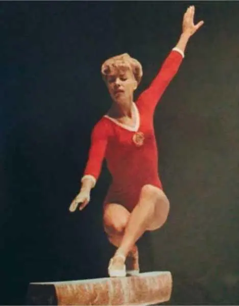 Л С Латынина девятикратная олимпийская чемпионка по спортивной гимнастике - фото 129