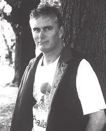 John Burdett John Burdett was brought up in North London and attended Warwick - фото 1