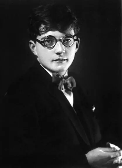 Молодой композитор 1929 Писатель М М Зощенко 1930е Дирижер виолончелист - фото 52