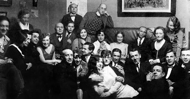 Вечеринка в доме Шостаковичей после премьеры балета Болт 8 апреля 1931 - фото 58