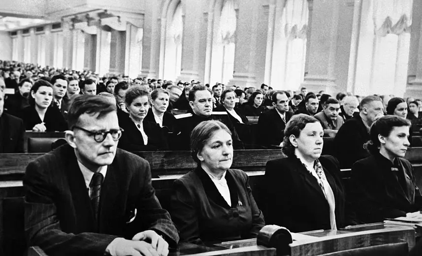 На заседании первой сессии Верховного Совета РСФСР четвертого созыва 1955 Д - фото 86