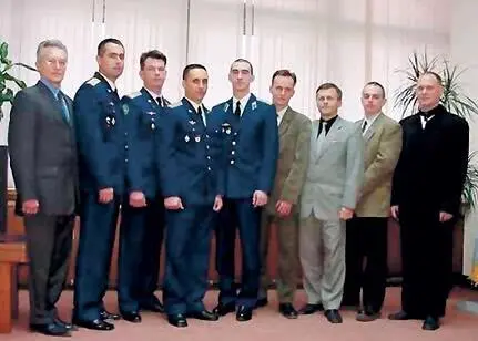 Набор космонавтов 2003 года Сергей Рязанский четвертый справа Хотели ли вы - фото 29