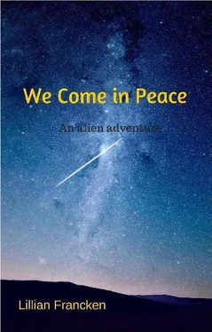 Lillian Francken We Come in Peace обложка книги