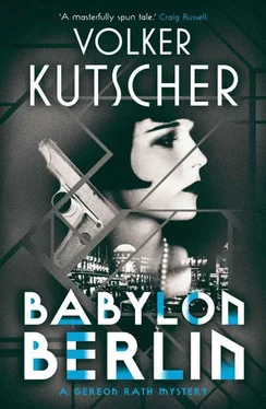 Фолькер Кучер Babylon Berlin обложка книги