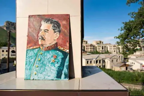 Ghost town with images of Stalin In Shukty two hundred luxury houses were - фото 88