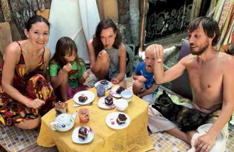 I spent some very happy days in a small village with Alisa Konstantin and - фото 94