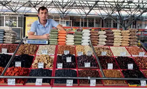 Many locals complain about rising prices in Crimea since the reintroduction of - фото 95