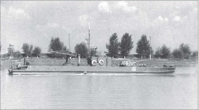 Бронекатер 119 Вид с правого борта и с кормы 1949 год Бронекатера - фото 76