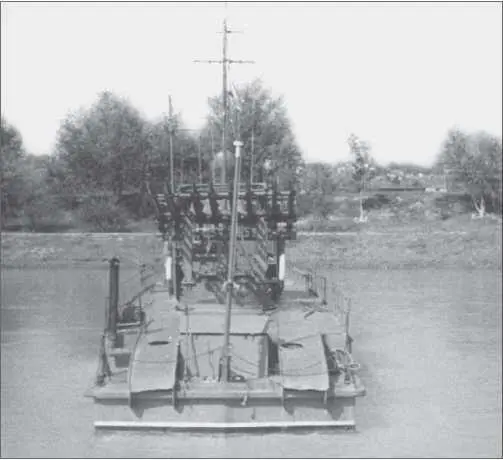 Бронекатер 119 Вид с правого борта и с кормы 1949 год Бронекатера - фото 77
