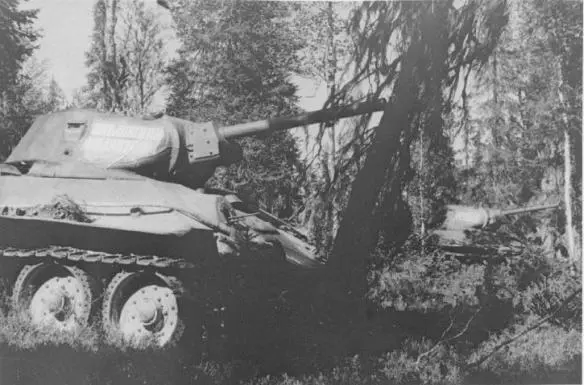 A T3476 ploughs its way through a forest The wreckage of a German Mittlerer - фото 72