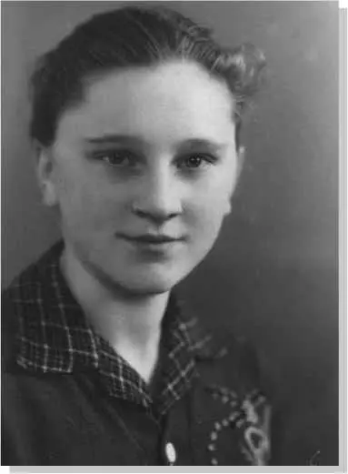 16 лет Работал я в ателье напротив Дома Культуры Промкооперации Как только там - фото 126