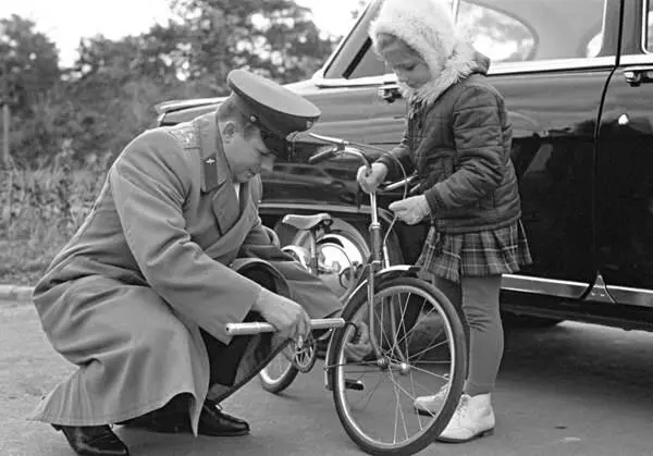 Заботливый отец и его дочка Наши победили Юрий Гагарин и Сергей Королев - фото 18