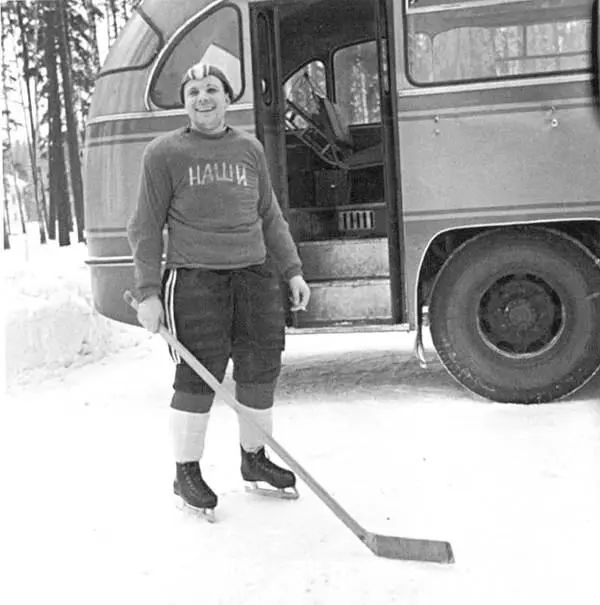 Наши победили Юрий Гагарин и Сергей Королев с женами на отдыхе Юрий с - фото 19