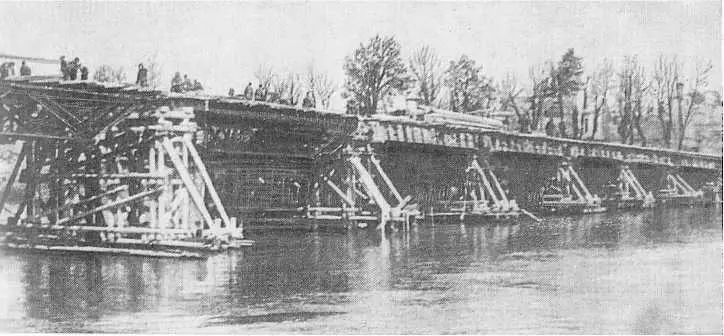 Восстановление автомобильного моста у Кюстрина 1945 год Г К Жуков с - фото 74