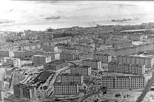 Рис 124 Магадан Жилые районы 1950е годы Рис 125 Продуктовый магазин - фото 26