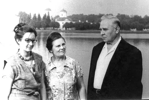 Рис 167 Т Н Фоменко Щелокова В П Фоменко Т Г Фоменко 1980 год - фото 70
