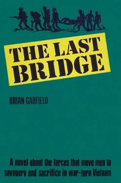Брайан Гарфилд The Last Bridge обложка книги