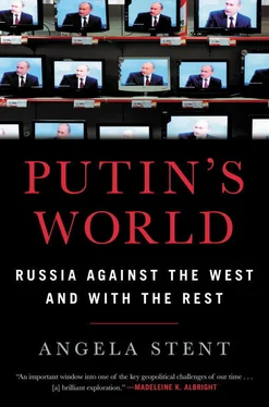 Анджела Стент Putin's World: Russia Against the West and with the Rest обложка книги
