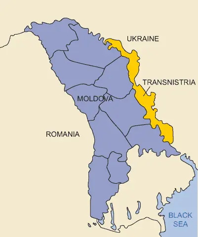 As the USSR unraveled and Moldovans declared their independence the population - фото 16