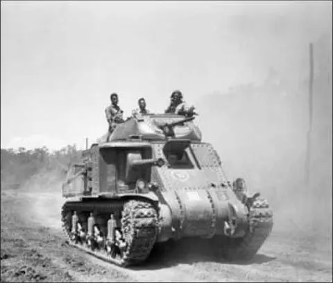 The US M3 medium tank was known as the Lee in the US Army and with minor - фото 32