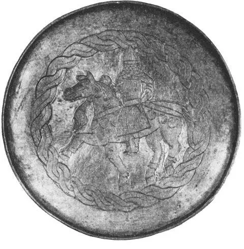 Khazar or Turkic engraved silver plate showing a horseman Under magnification - фото 13
