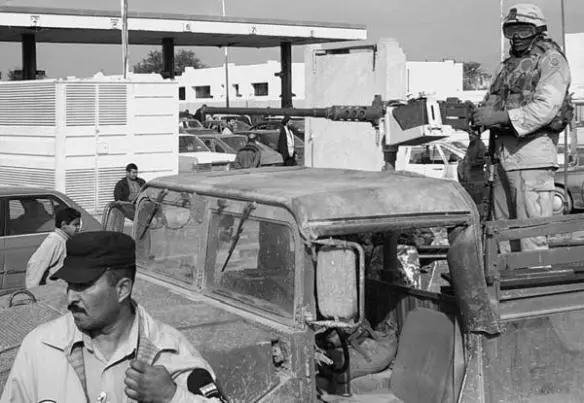 The other end of the scale Unarmoured Humvees were very exposed to any small - фото 20