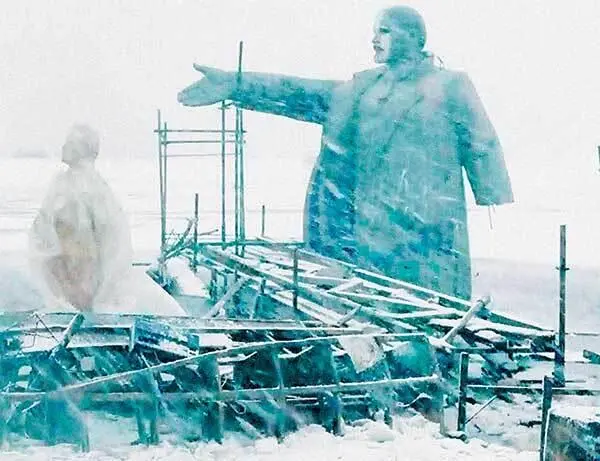 Под электрическими облаками Режиссер Алексей Германмладший 2015 Брат - фото 42