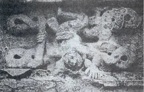 Рис 2 Один из низвергающихся богов из Цумаха Тулум позднеклассический - фото 71