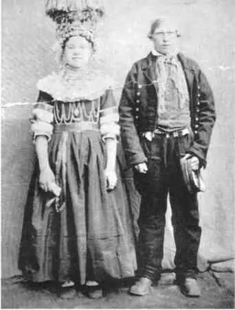 Рис 7 Жених и невеста из Войри Похьянмаа 1870е Согласно судебным - фото 301
