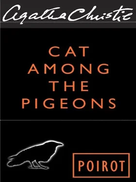 Agatha Christie Cat Among the Pigeons обложка книги