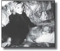 The relationship between Dewey and Crystal is important not just because it - фото 9