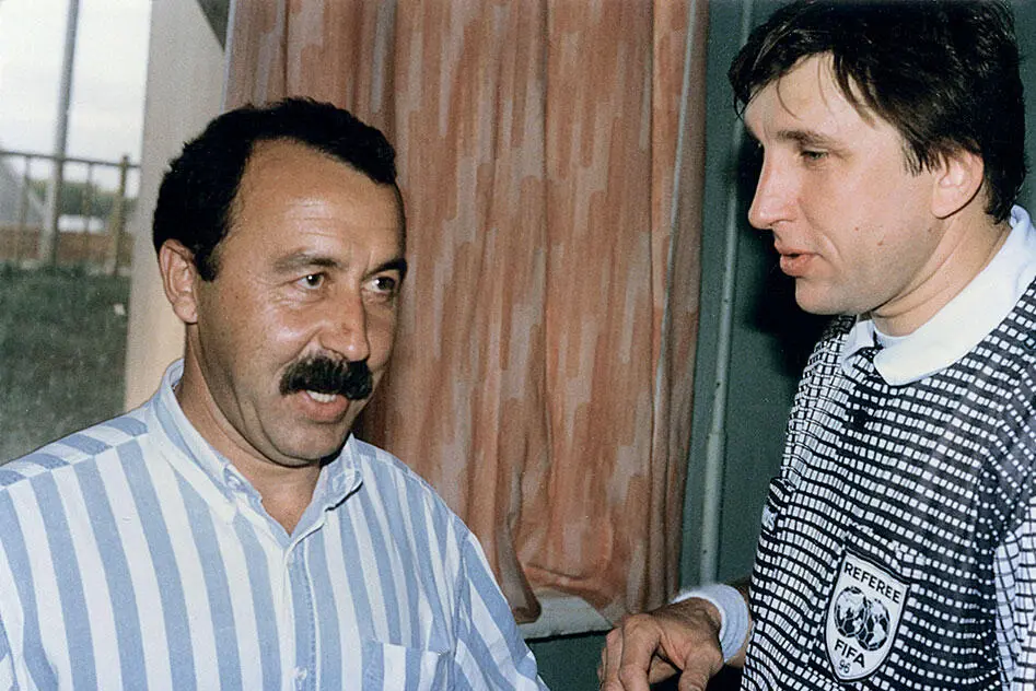 С Валерием Газзаевым Цюрих штабквартира ФИФА Ген сек ФИФА Й Блаттер - фото 77