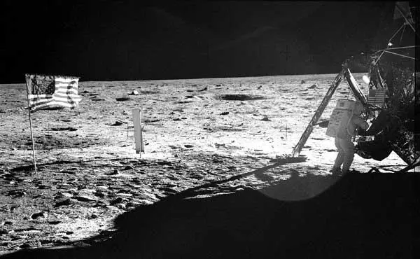 Нил Армстронг на Луне NASA Вот почему целое подразделение Alphabet посвящено - фото 36