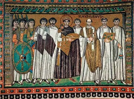 Император Юстиниан со свитой Вскоре по вступлении на престол Юстиниан послал в - фото 7