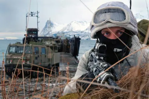 This Royal Marine of 45 Commando with his L85A2 camouflaged with selfadhesive - фото 17