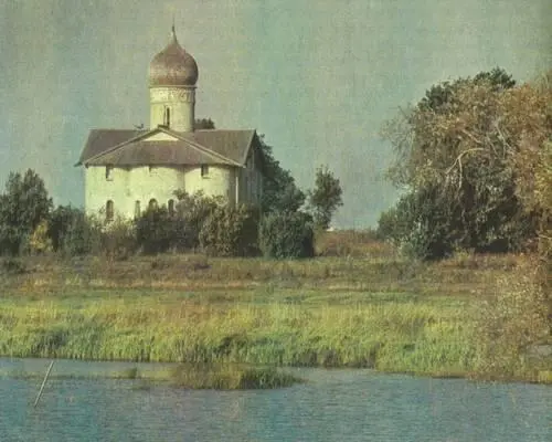 Церковь Благовещения в Аркажах 1179 Стены Юрьева монастыря выходят на берег - фото 24