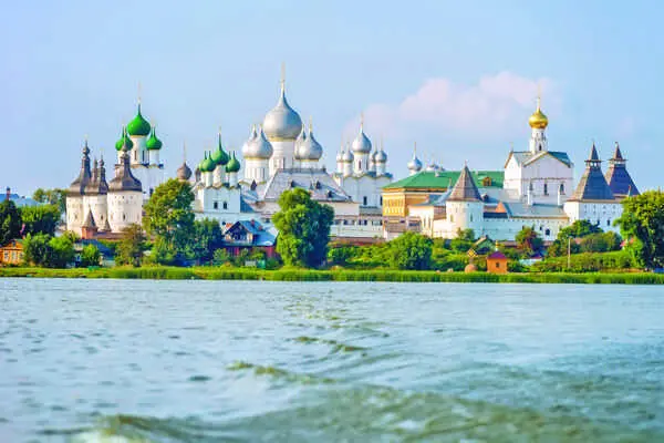 РОСТОВ ВЕЛИКИЙ Далее туристы посещают Ростов Великийне путать с - фото 150