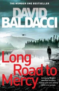 Дэвид Балдаччи Long Road to Mercy обложка книги