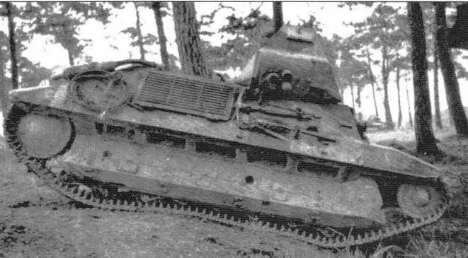 Танк FCM36 из состава 7го танкового батальона в лагере Мармелон 1940 г - фото 35
