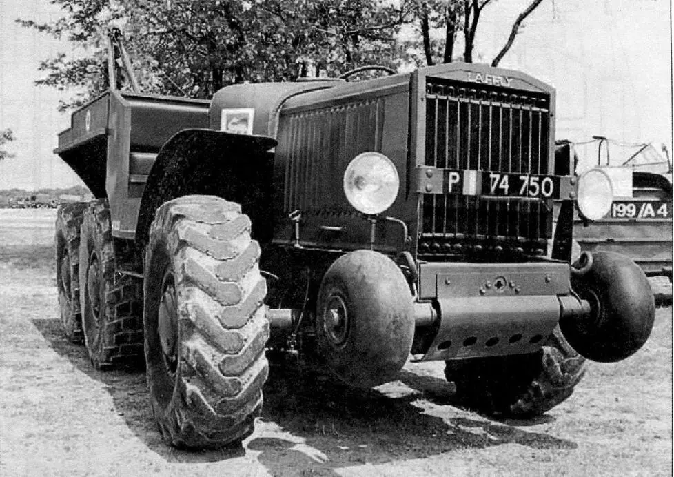 Фото вверху Тяжёлый тягачэвакуатор Laffly S45T образца 1940 г В конце - фото 25