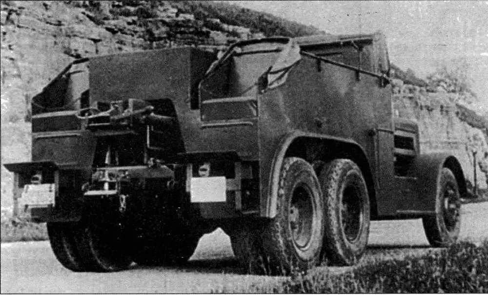 Короткобазный тягач Kaelble Z6WA со 100сильным дизельным двигателем Находился - фото 44