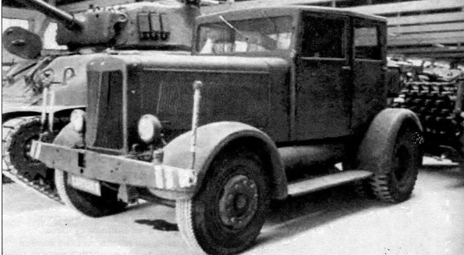 Армейский тягач Hanomag SS100 двигатель 100 лс скорость до 40 кмч - фото 51