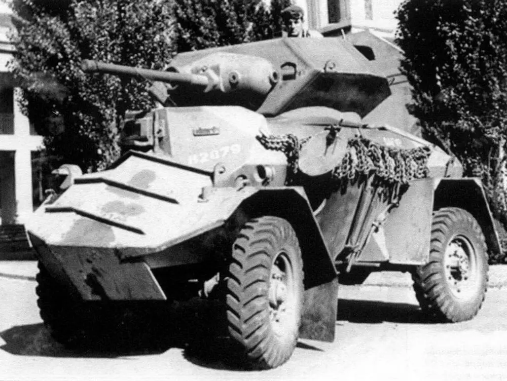 Австралийский тяжёлый бронеавтомобиль Рино 1942 г Летом 1942 г - фото 22