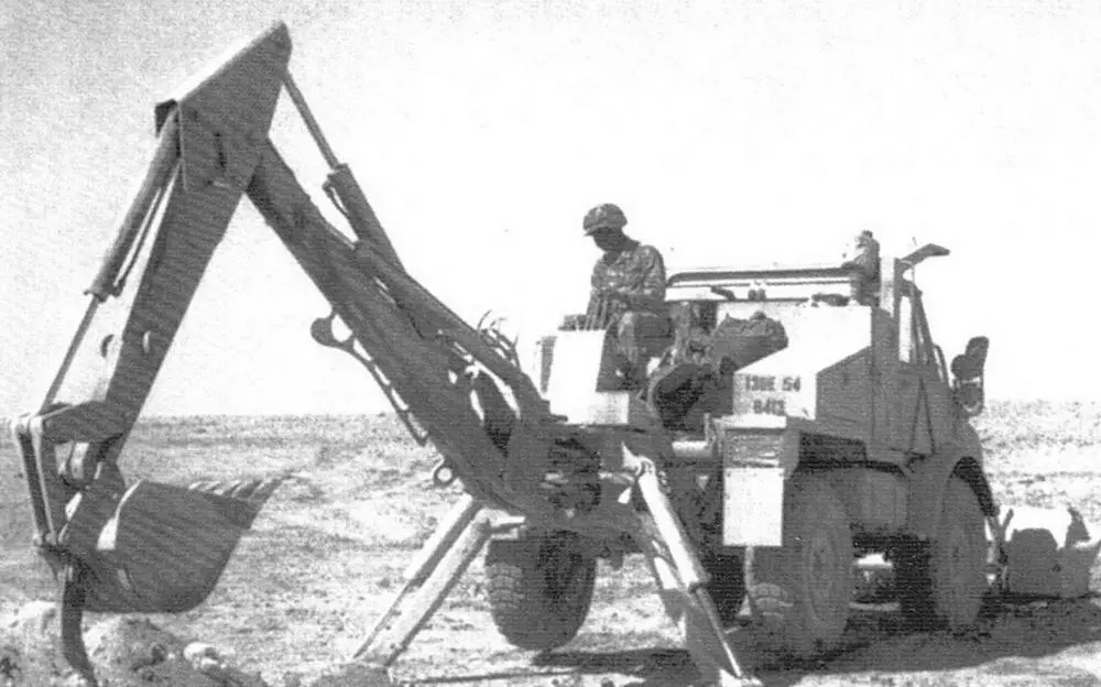 Американские армейские экскаваторы на шасси Unimog Такие машины были закуплены - фото 22