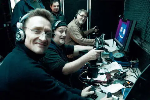 The puppeteers operating Waldo during a live animation sequence Barney Reisz - фото 63
