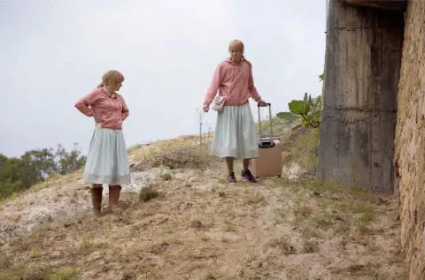 Bryce Dallas Howard and her stunt double consider the tumble ahead I find it - фото 90