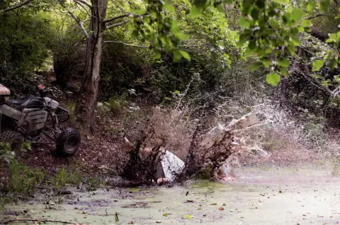 Joe WrightIt was Bryces birthday on the day I flung her into a muddy swamp - фото 91